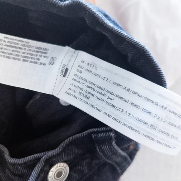 Abercrombie & Fitch The ‘90s Relaxed Cutoff Short High Rise Black - Size 24/00 - Picture 4 of 4